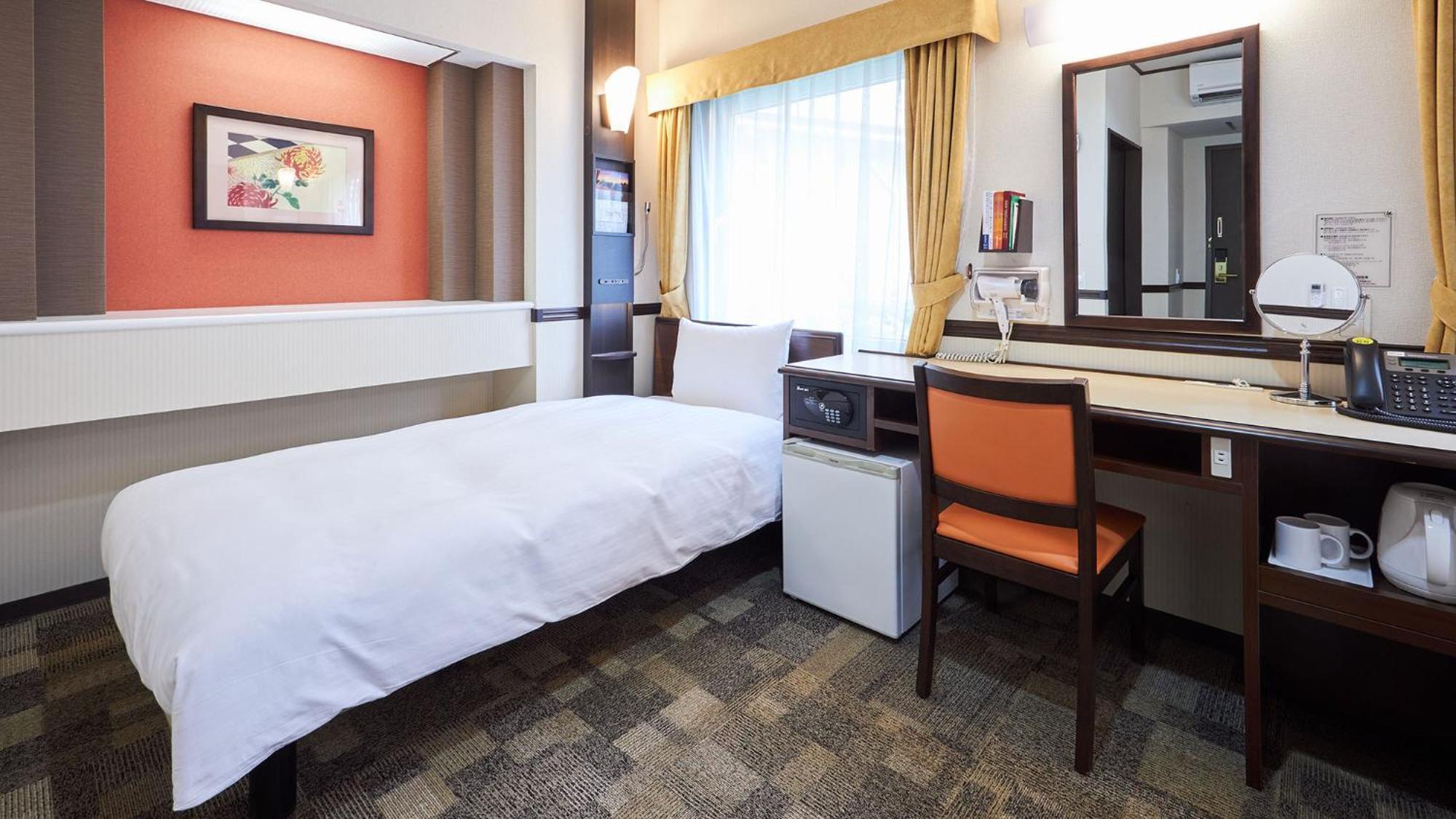 Toyoko Inn Kintetsu Yokkaichi eki Kita guchi Værelse billede