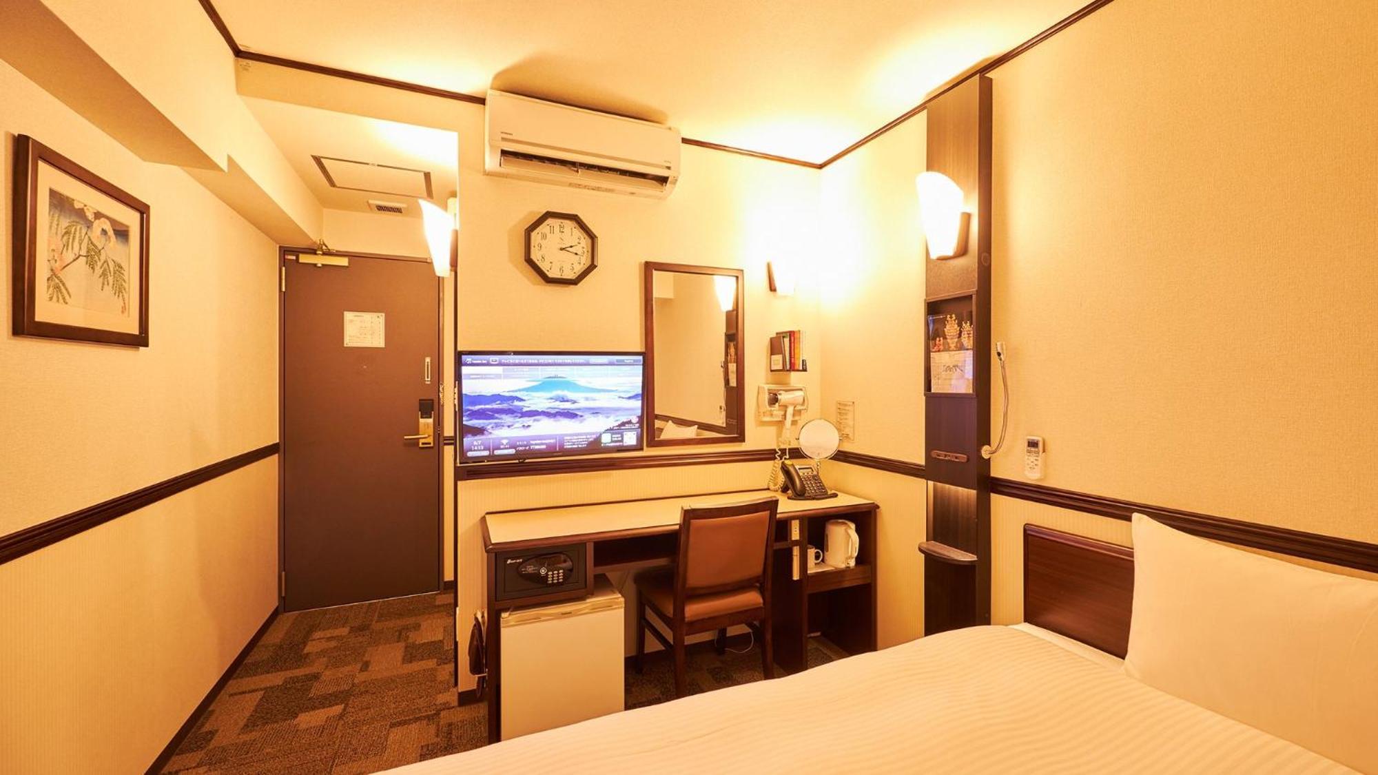 Toyoko Inn Kintetsu Yokkaichi eki Kita guchi Værelse billede